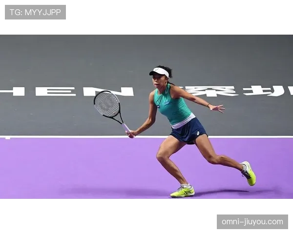 张帅又在训练场啃能量棒，这自律劲儿真没谁了