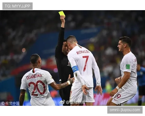 拖延任意球判罚规则：为何裁判会出黄牌警告？